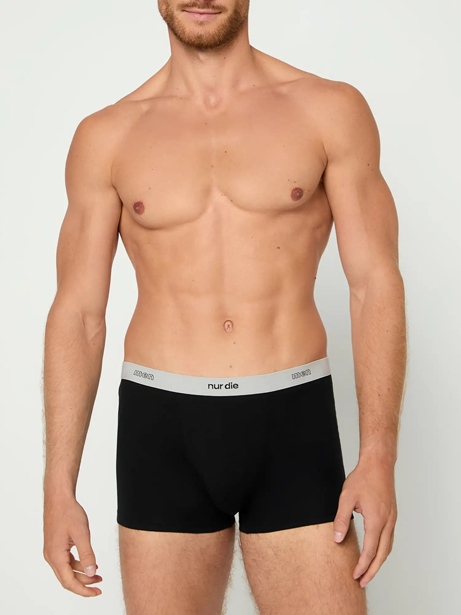 schwarz / 5 | M | 50