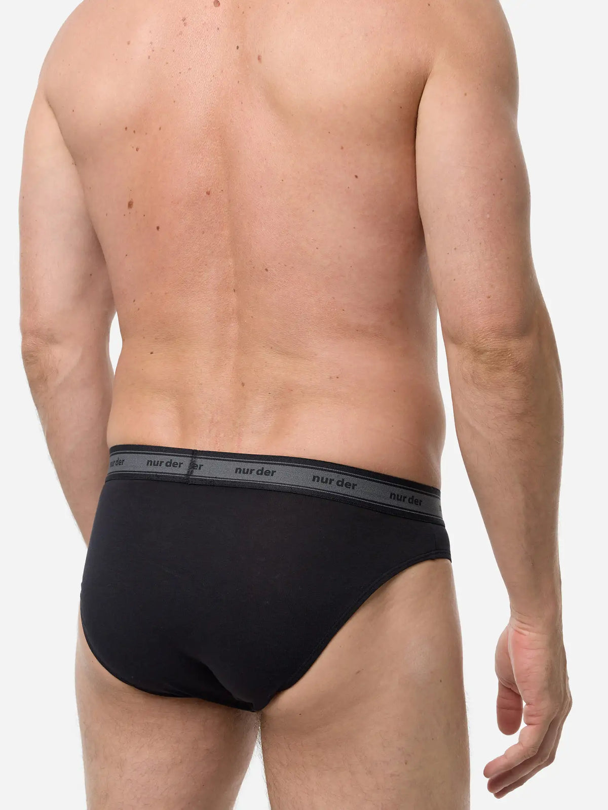 schwarz / 5 | M | 50