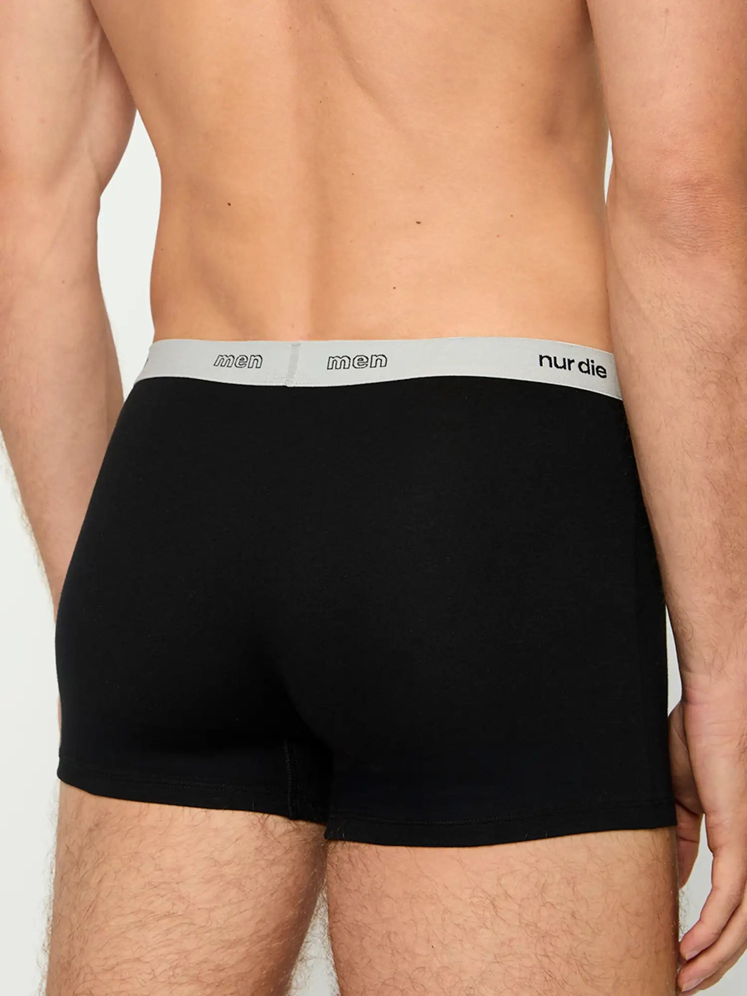 schwarz / 5 | M | 50