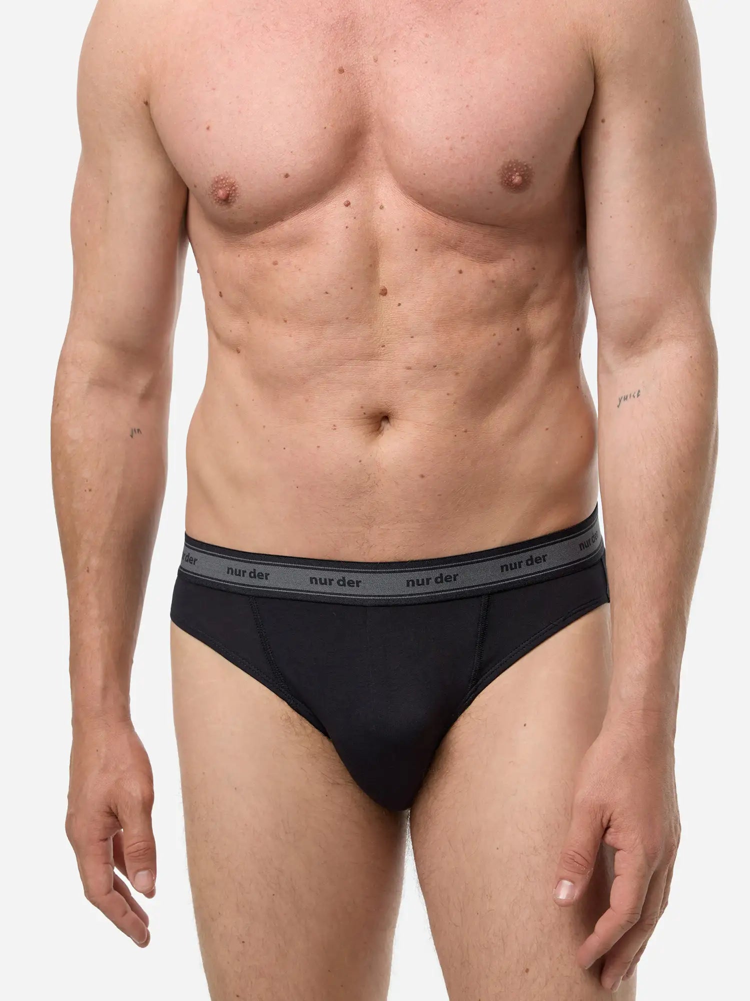 schwarz / 5 | M | 50