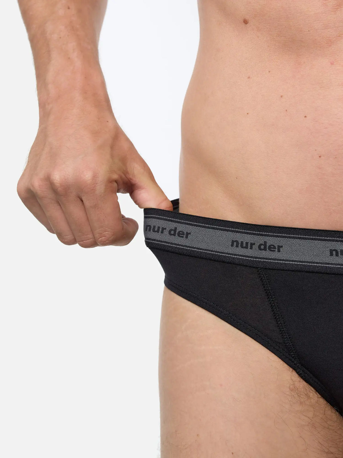 schwarz / 5 | M | 50