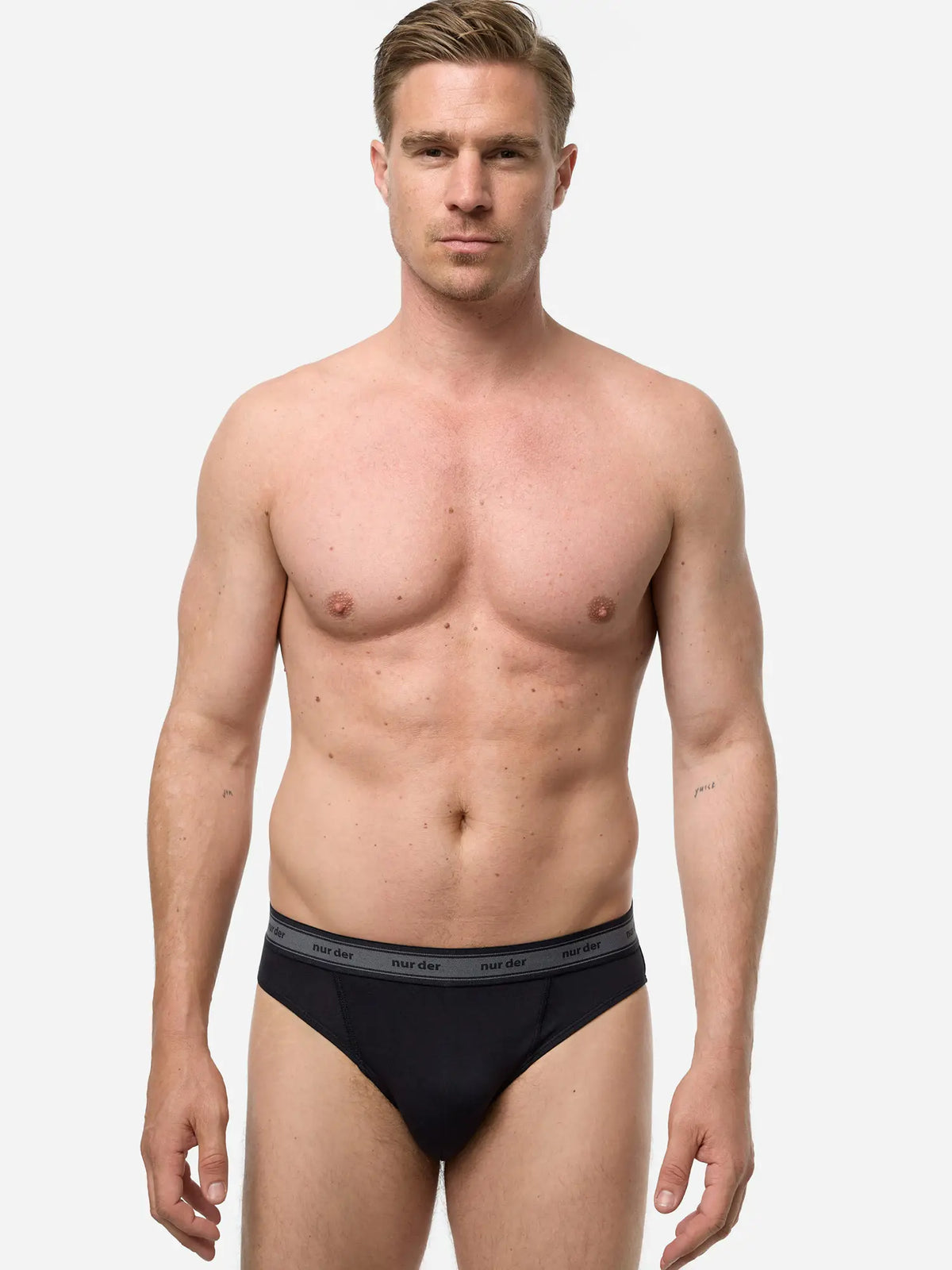 schwarz / 5 | M | 50