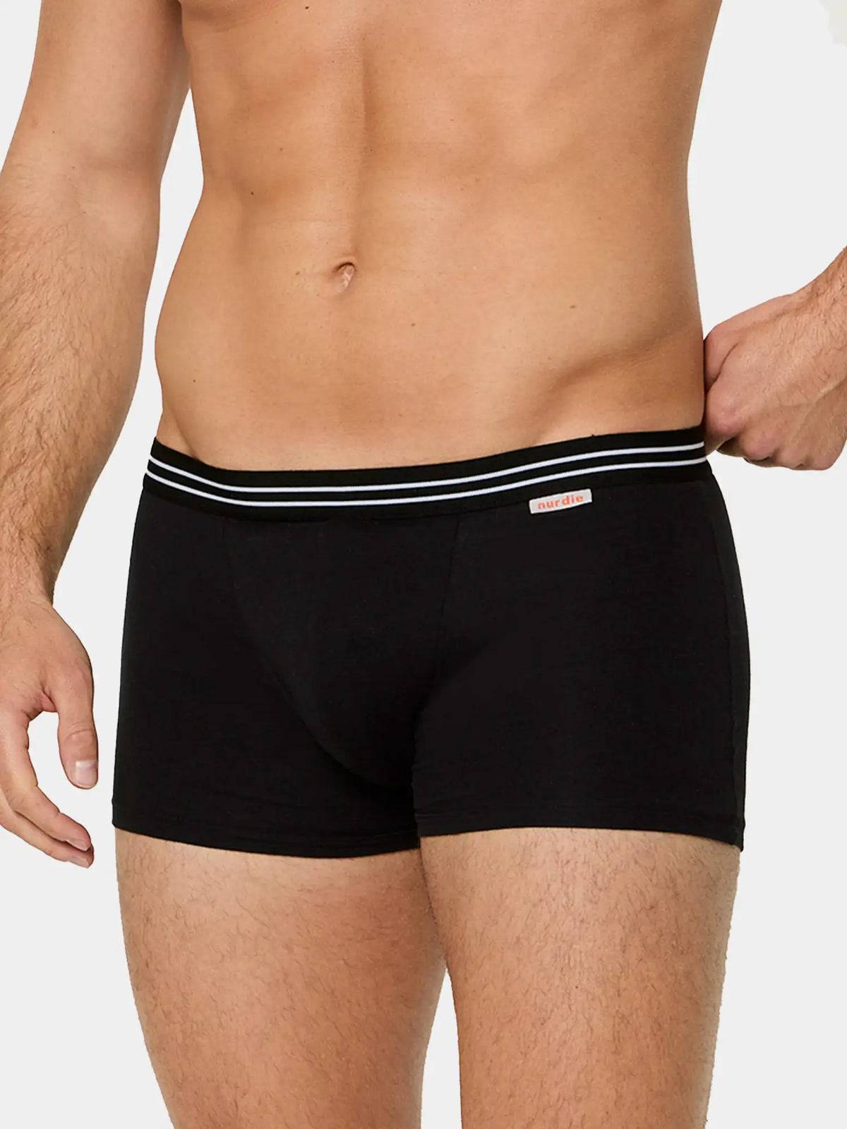 schwarz / 5 | M | 50
